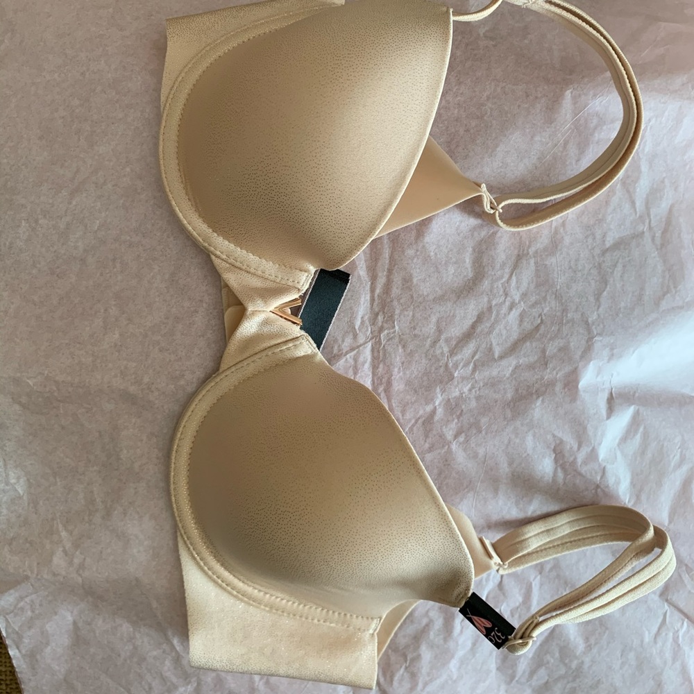 Victoria Secret Glitter Nude Invisible Bra